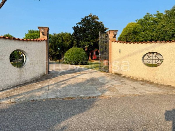 casa indipendente in vendita ad Ardea in zona Nuova California