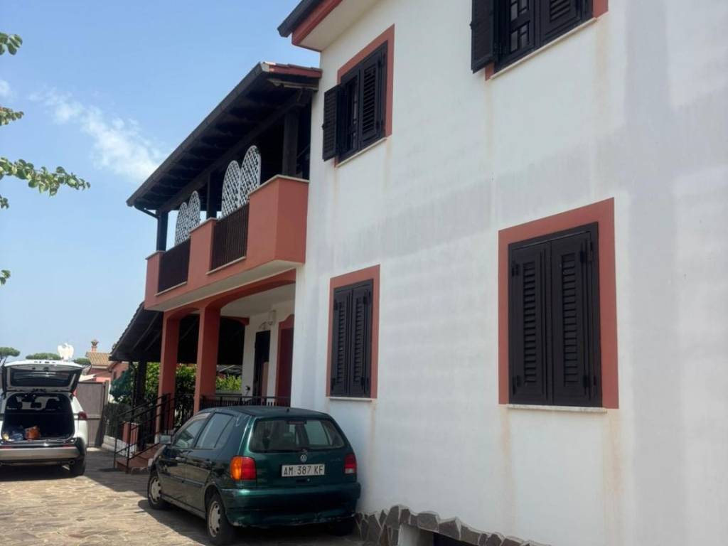 casa indipendente in vendita ad Ardea in zona Nuova Florida