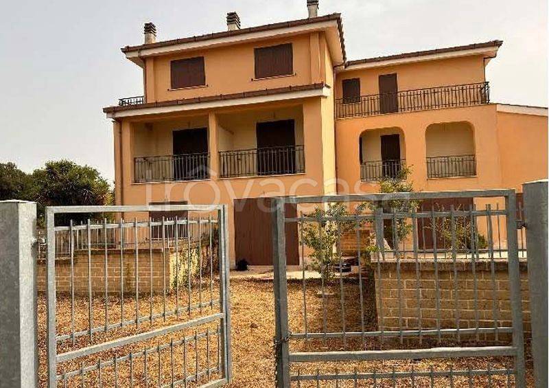 appartamento in vendita ad Ardea in zona Montagnano