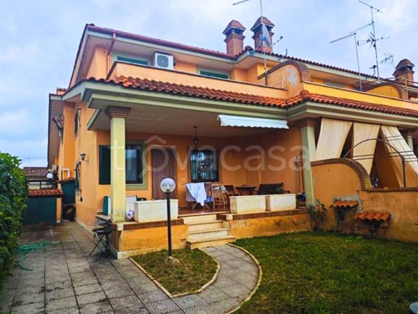 casa indipendente in vendita ad Ardea in zona Colle Romito