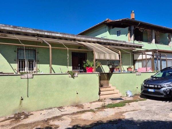 casa indipendente in vendita ad Ardea in zona Castagnetta