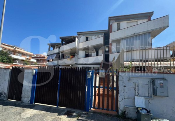 appartamento in vendita ad Ardea in zona Marina di Ardea