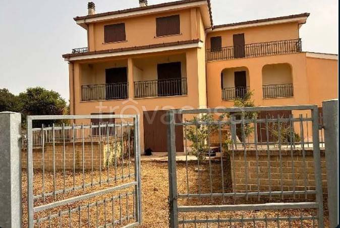 appartamento in vendita ad Ardea in zona Montagnano