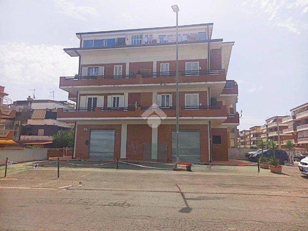 appartamento in vendita ad Ardea in zona Marina di Ardea