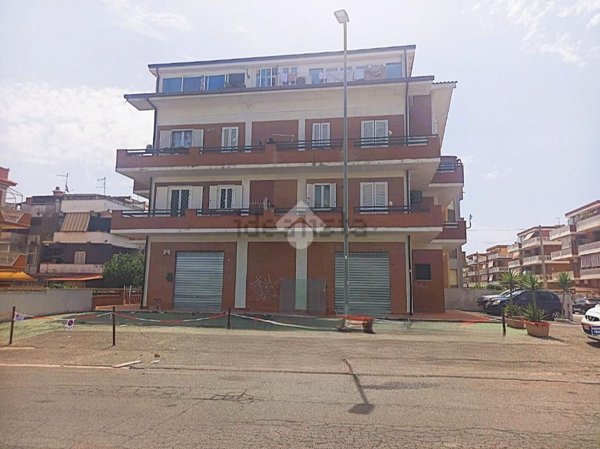 appartamento in vendita ad Ardea in zona Marina di Ardea