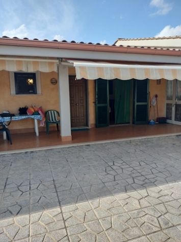 villa in vendita ad Ardea in zona Nuova California