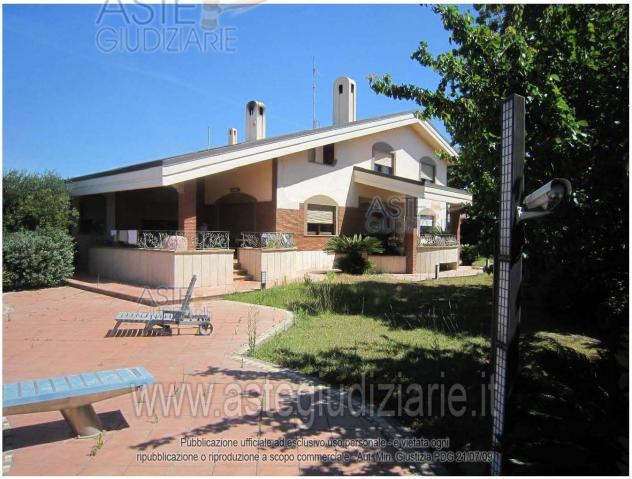 casa indipendente in vendita ad Ardea in zona Marina di Ardea