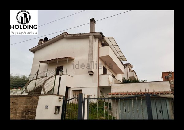 casa indipendente in vendita ad Ardea in zona Montagnano