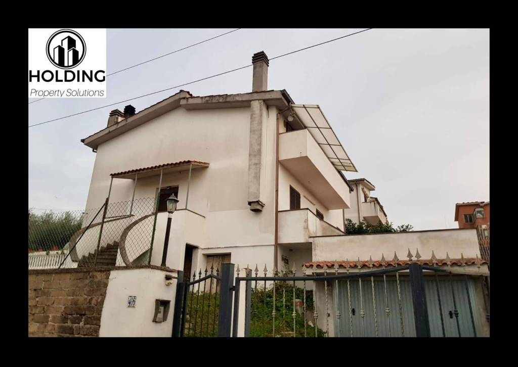 casa indipendente in vendita ad Ardea in zona Montagnano