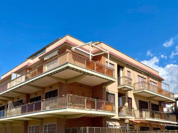 appartamento in vendita ad Ardea in zona Marina di Ardea