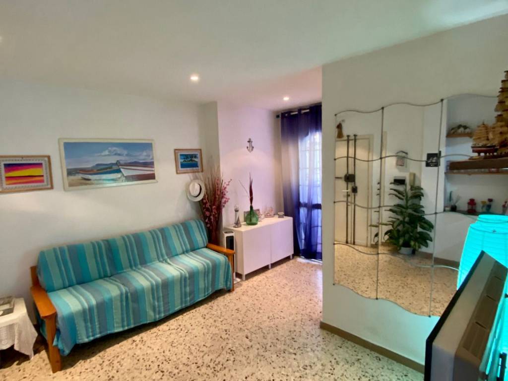 appartamento in vendita ad Ardea in zona Marina di Ardea