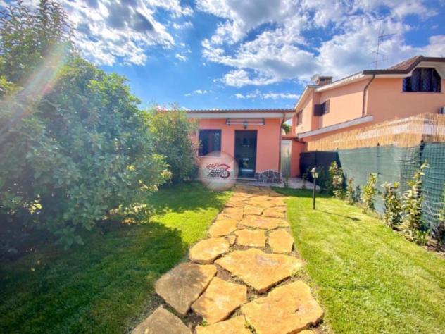casa indipendente in vendita ad Ardea in zona Banditella