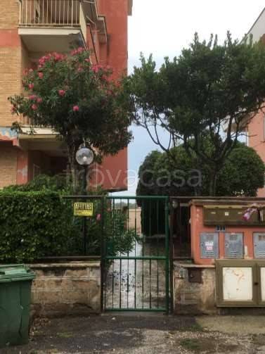 appartamento in vendita ad Ardea in zona Marina di Ardea