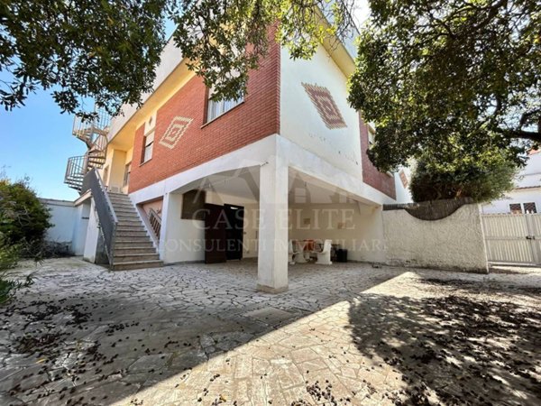 casa indipendente in vendita ad Ardea in zona Marina di Ardea