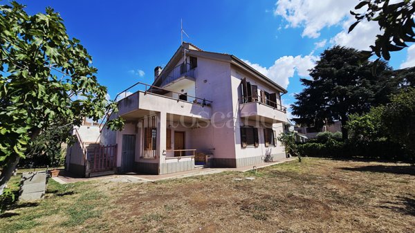 casa indipendente in vendita ad Ardea in zona Nuova Florida