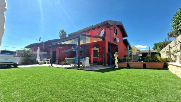 casa indipendente in vendita ad Ardea in zona Nuova Florida