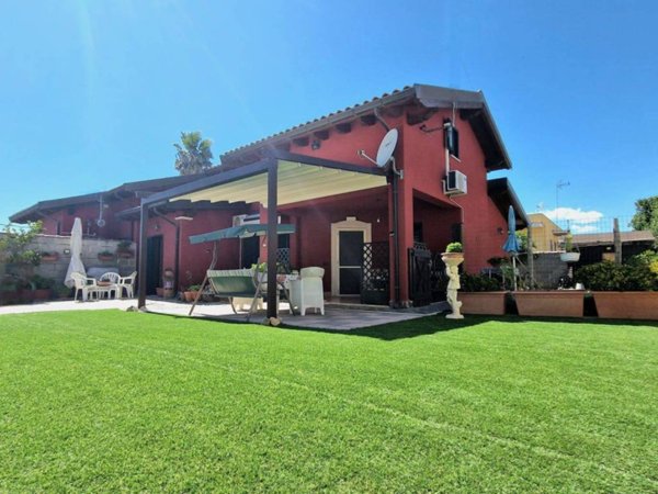 casa indipendente in vendita ad Ardea in zona Nuova Florida