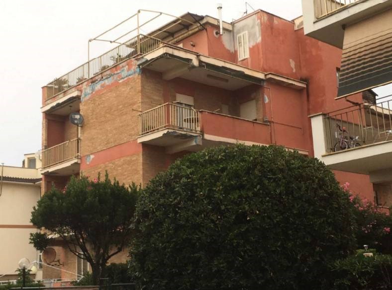 appartamento in vendita ad Ardea in zona Marina di Ardea