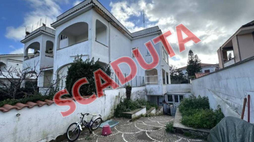 appartamento in vendita ad Ardea in zona Colle Romito