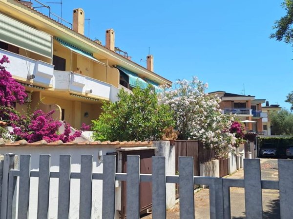 casa indipendente in vendita ad Ardea