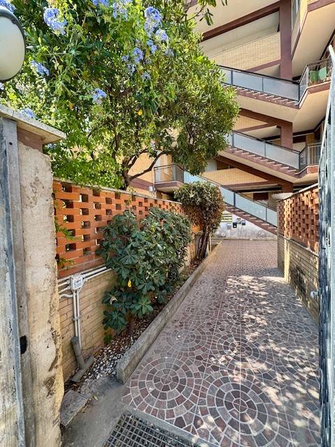 appartamento in vendita ad Ardea in zona Marina di Ardea