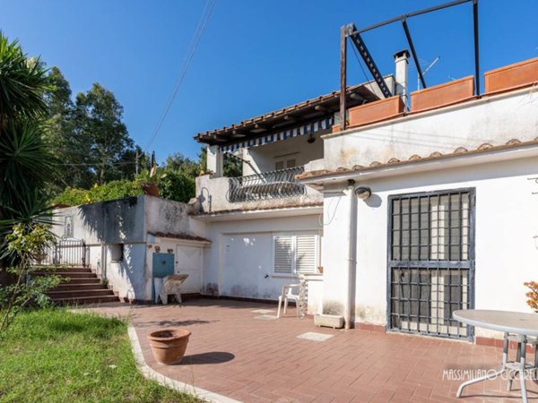 casa indipendente in vendita ad Ardea in zona Nuova California
