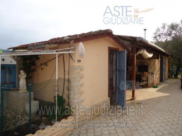 pentavano in vendita ad Ardea in zona Castagnola