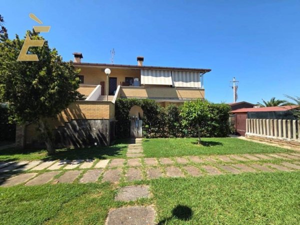 appartamento in vendita ad Ardea in zona Colle Romito