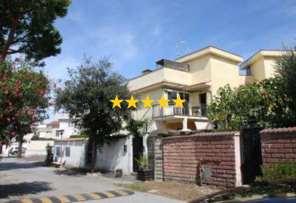 appartamento in vendita ad Ardea in zona Marina di Ardea