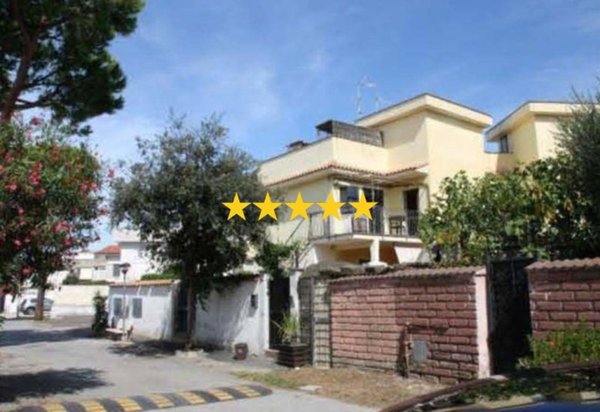appartamento in vendita ad Ardea in zona Marina di Ardea