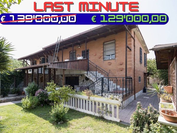 casa indipendente in vendita ad Ardea in zona Marina di Ardea
