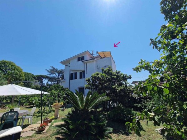 appartamento in vendita ad Ardea in zona Lido dei Pini