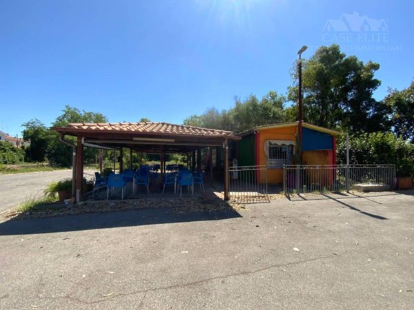 negozio in vendita ad Ardea in zona Nuova California