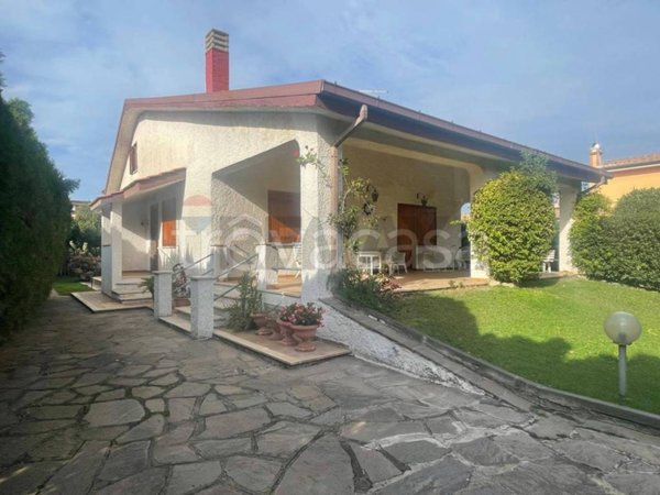 casa indipendente in vendita ad Ardea in zona Nuova California