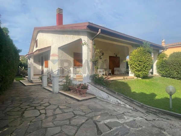 casa indipendente in vendita ad Ardea in zona Nuova California
