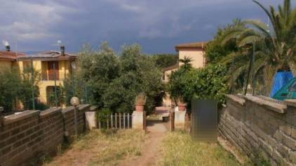 casa semindipendente in vendita ad Ardea in zona Tor di Bruno