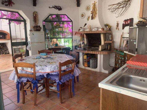 casa indipendente in vendita ad Ardea in zona Marina di Ardea