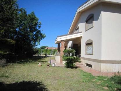 casa indipendente in vendita ad Ardea in zona Marina di Ardea