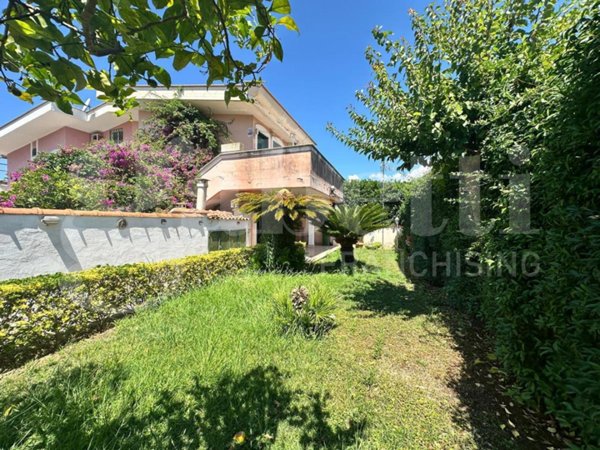 appartamento in vendita ad Ardea in zona Colle Romito