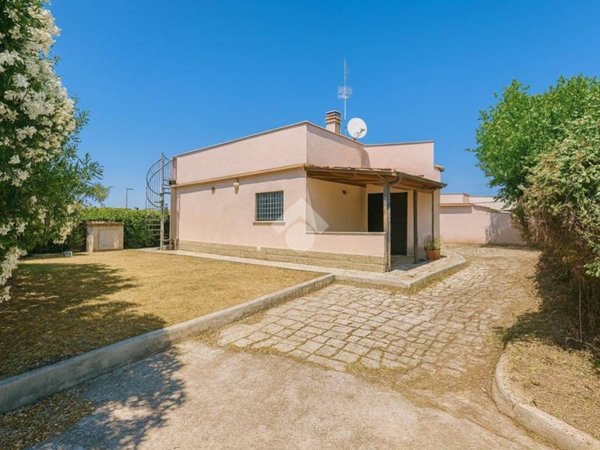 casa indipendente in vendita ad Ardea in zona Lido dei Pini