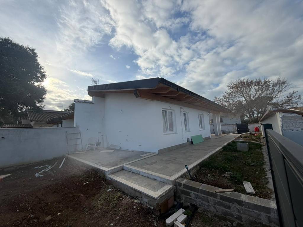 casa indipendente in vendita ad Ardea in zona Nuova Florida