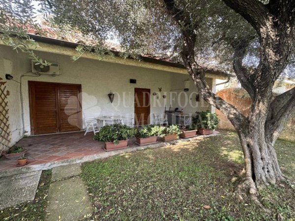 casa indipendente in vendita ad Ardea in zona Colle Romito
