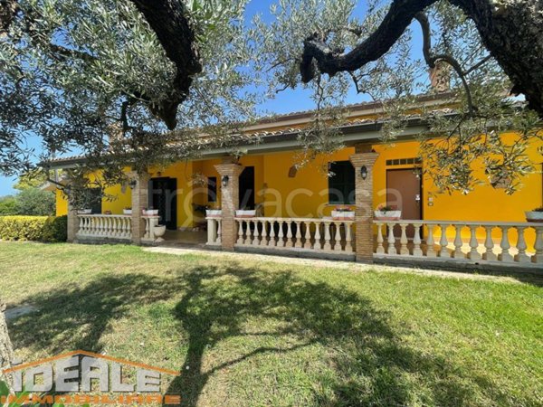 casa indipendente in vendita ad Ardea