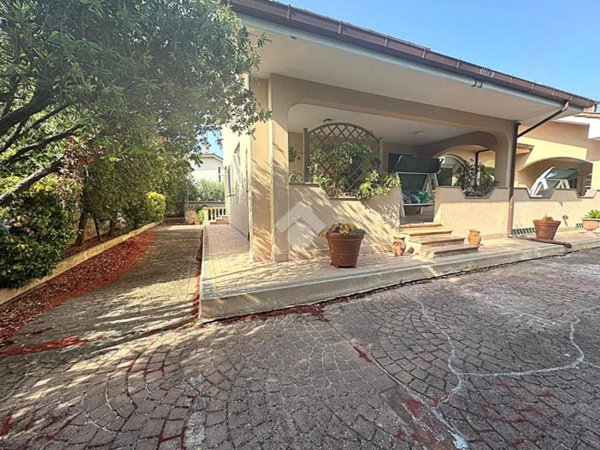 casa indipendente in vendita ad Ardea in zona Nuova Florida
