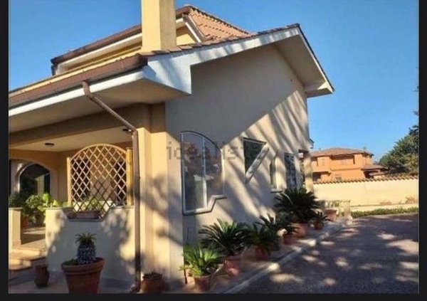 casa indipendente in vendita ad Ardea