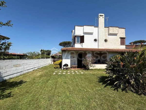 casa indipendente in vendita ad Ardea in zona Colle Romito