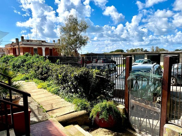 appartamento in vendita ad Ardea in zona Marina di Ardea