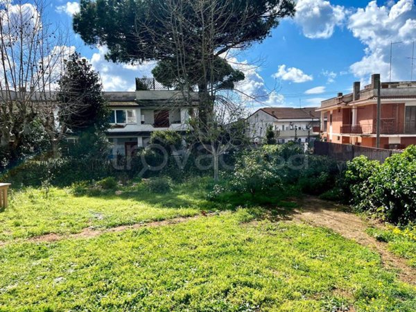 appartamento in vendita ad Ardea in zona Marina di Ardea