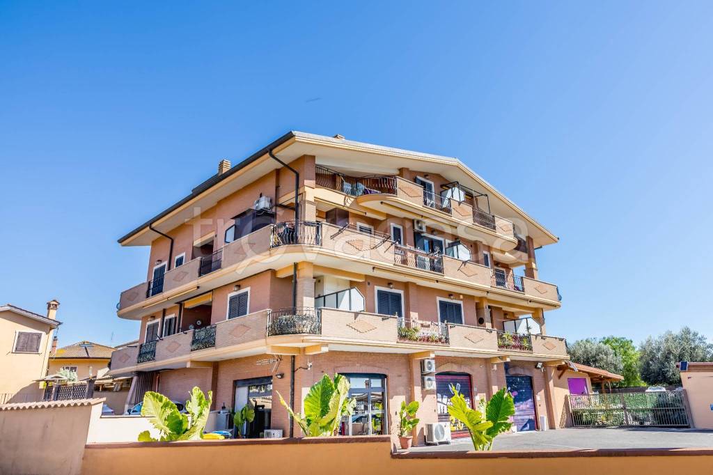 appartamento in vendita ad Ardea in zona Nuova Florida