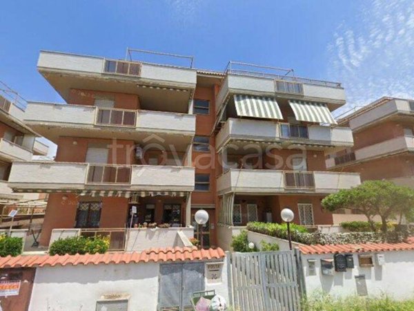 appartamento in vendita ad Ardea in zona Marina di Ardea